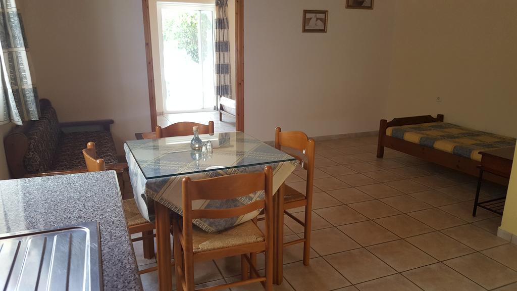 Apolloneia Apartments Frangokastello Buitenkant foto